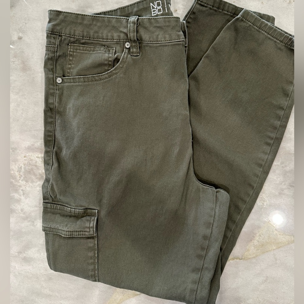 No Boundaries Olive Cargo Pants – Utility Style